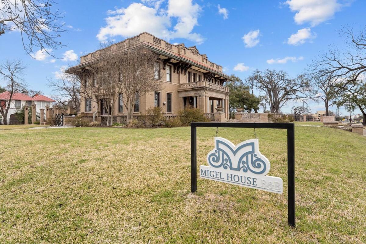 فيلا Historic Migel House In Downtown واكو المظهر الخارجي الصورة