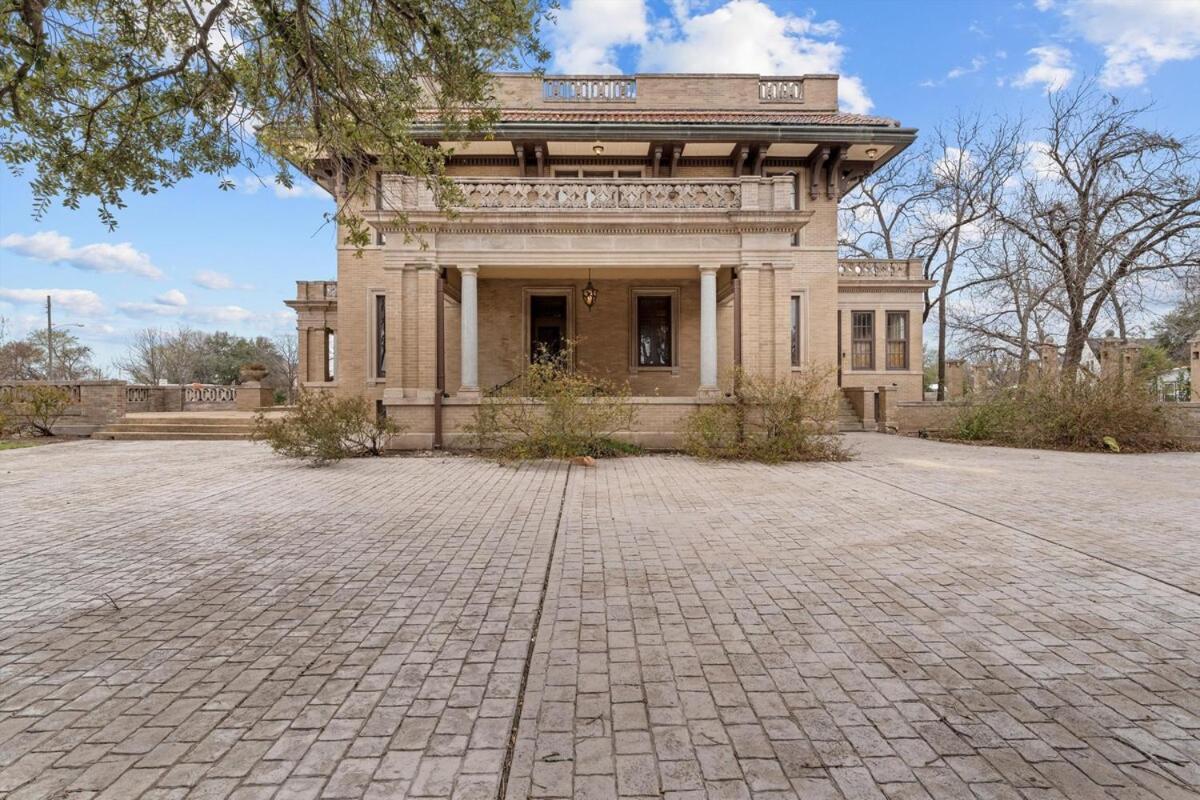 فيلا Historic Migel House In Downtown واكو المظهر الخارجي الصورة